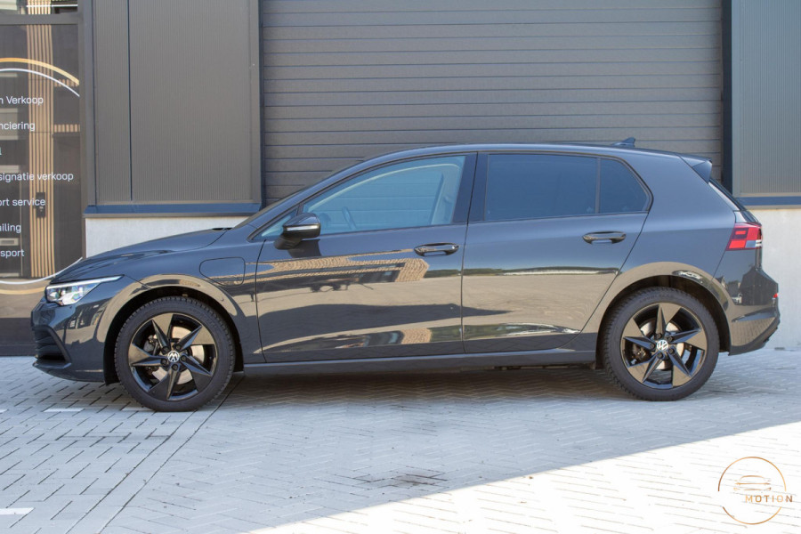 Volkswagen Golf 1.4 eHybrid Style Camera Elektrische stoelen Massage ACC