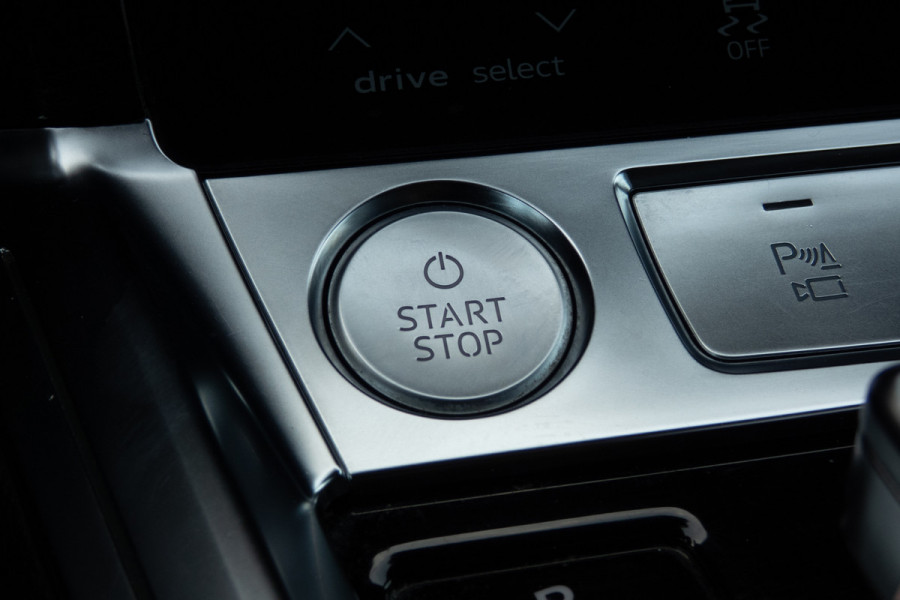 Audi e-tron E-tron 55 quattro advanced Pro Line Plus 95 kWh |SOH 90% | Trekhaak | Pano | ACC | B&O | Head Up