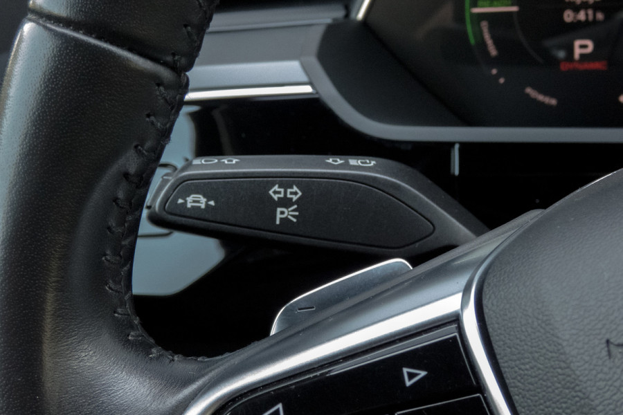 Audi e-tron E-tron 55 quattro advanced Pro Line Plus 95 kWh |SOH 90% | Trekhaak | Pano | ACC | B&O | Head Up