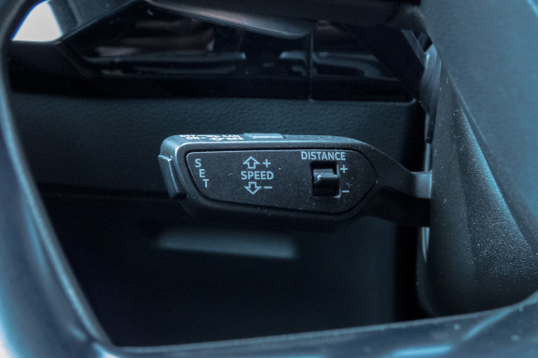 Audi e-tron E-tron 55 quattro advanced Pro Line Plus 95 kWh |SOH 90% | Trekhaak | Pano | ACC | B&O | Head Up
