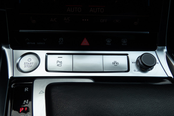 Audi e-tron E-tron 55 quattro advanced Pro Line Plus 95 kWh |SOH 90% | Trekhaak | Pano | ACC | B&O | Head Up