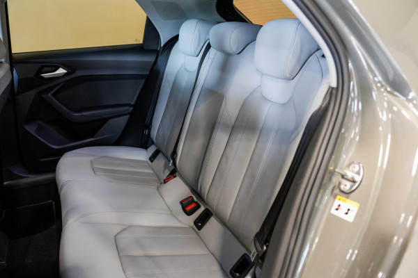 Audi A1 Sportback 40 TFSI edition one 200 pk / Bang & Olufsen / Stoelverwarming / Lederen bekleding / Apple carplay / Airco