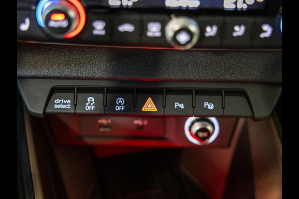 Audi A1 Sportback 40 TFSI edition one 200 pk / Bang & Olufsen / Stoelverwarming / Lederen bekleding / Apple carplay / Airco