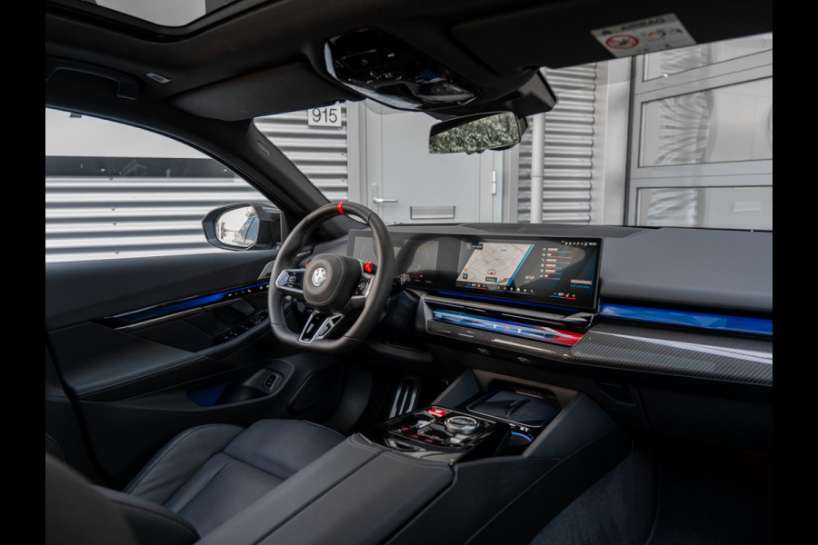 BMW M5 Touring M5 | CARBON | AKRAPOVIC | EVENTURI