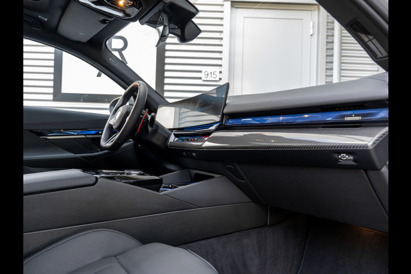 BMW M5 Touring M5 | CARBON | AKRAPOVIC | EVENTURI