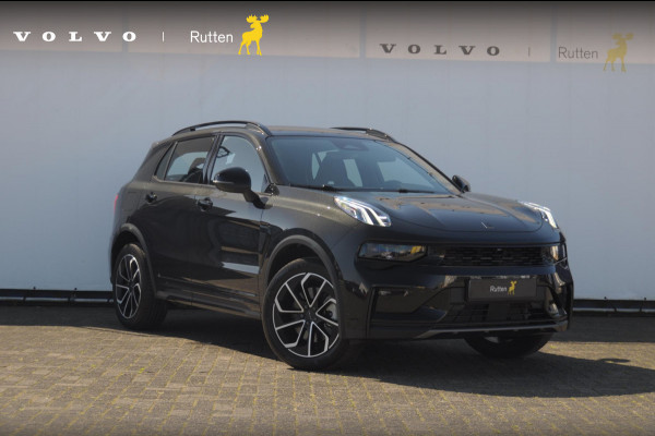 Lynk & Co 01 276PK Automaat Core / Adaptieve cruise control / Stoel - en stuurwielverarming / Parkeersensoren met camera / Apple carplay / Trekhaak / Metallic lak / 19" lichtmetalen velgen