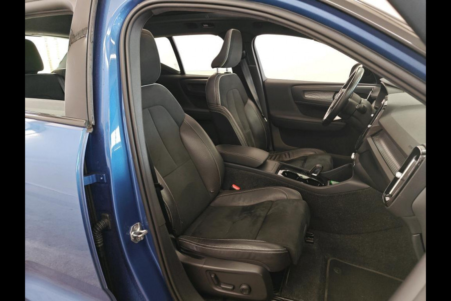 Volvo XC40 Recharge P8 AWD R-Design PANODAK | TREKHAAK