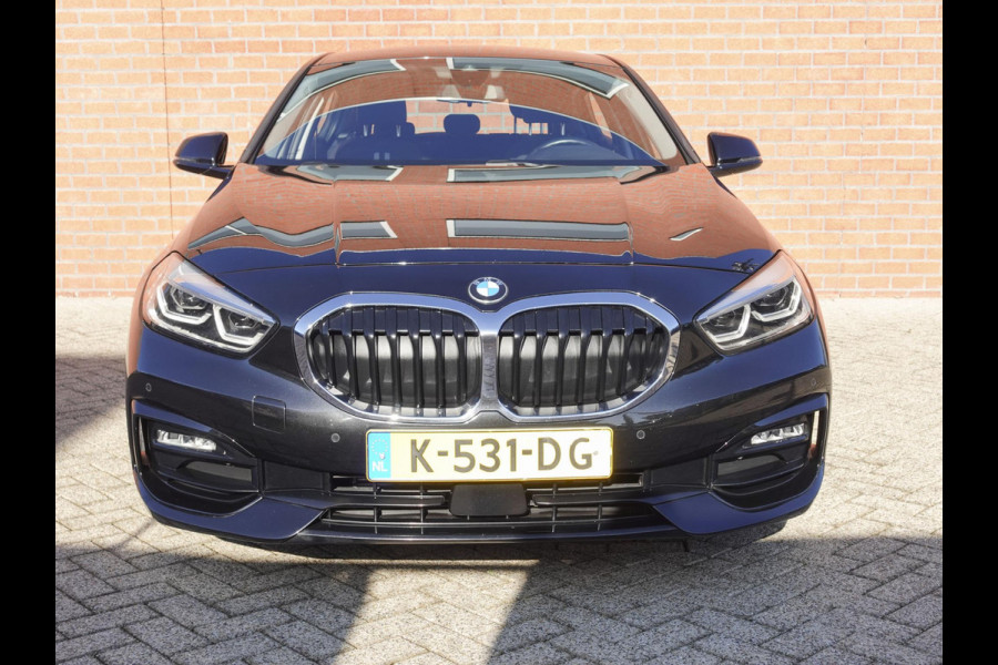 BMW 1-serie 118i Executive Edition Navigatie Apple Carplay/Android Auto Adaptive Cruise Control Parkeersensoren Full LED Virtual Cockpit Climate Control