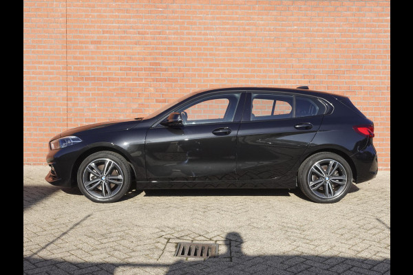 BMW 1-serie 118i Executive Edition Navigatie Apple Carplay/Android Auto Adaptive Cruise Control Parkeersensoren Full LED Virtual Cockpit Climate Control