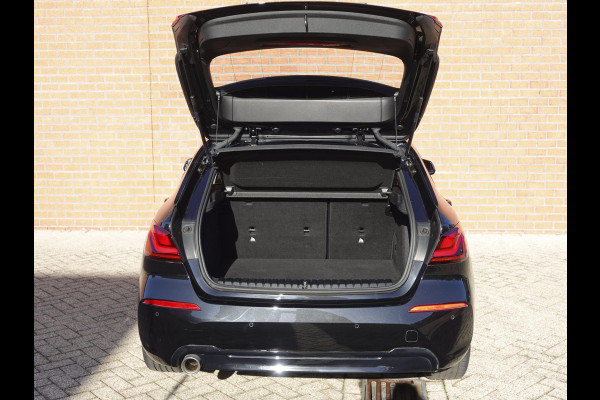 BMW 1-serie 118i Executive Edition Navigatie Apple Carplay/Android Auto Adaptive Cruise Control Parkeersensoren Full LED Virtual Cockpit Climate Control