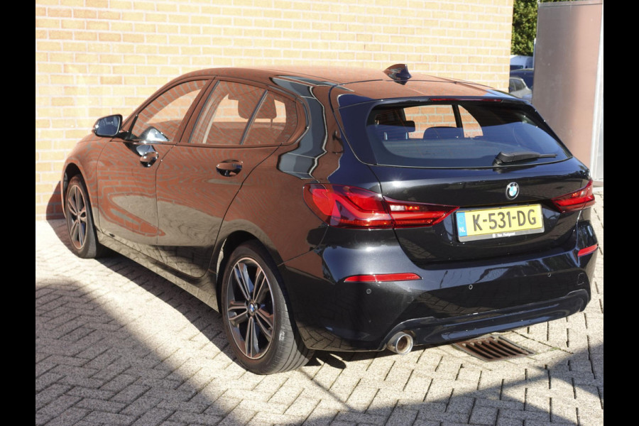 BMW 1-serie 118i Executive Edition Navigatie Apple Carplay/Android Auto Adaptive Cruise Control Parkeersensoren Full LED Virtual Cockpit Climate Control