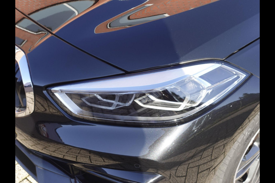 BMW 1-serie 118i Executive Edition Navigatie Apple Carplay/Android Auto Adaptive Cruise Control Parkeersensoren Full LED Virtual Cockpit Climate Control