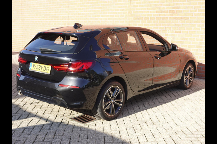 BMW 1-serie 118i Executive Edition Navigatie Apple Carplay/Android Auto Adaptive Cruise Control Parkeersensoren Full LED Virtual Cockpit Climate Control