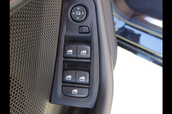 BMW 1-serie 118i Executive Edition Navigatie Apple Carplay/Android Auto Adaptive Cruise Control Parkeersensoren Full LED Virtual Cockpit Climate Control