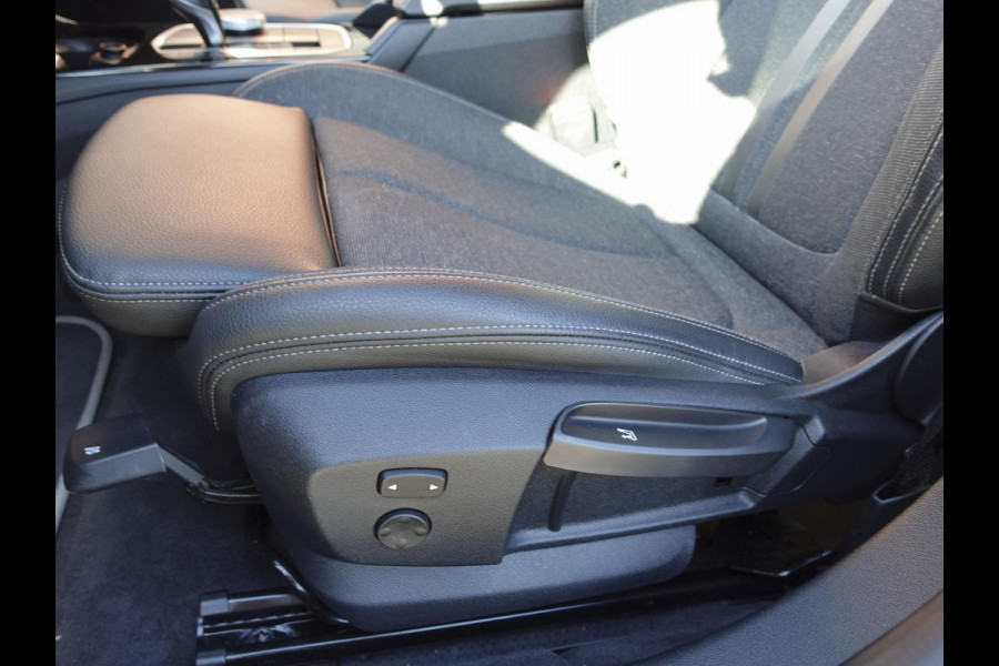 BMW 1-serie 118i Executive Edition Navigatie Apple Carplay/Android Auto Adaptive Cruise Control Parkeersensoren Full LED Virtual Cockpit Climate Control