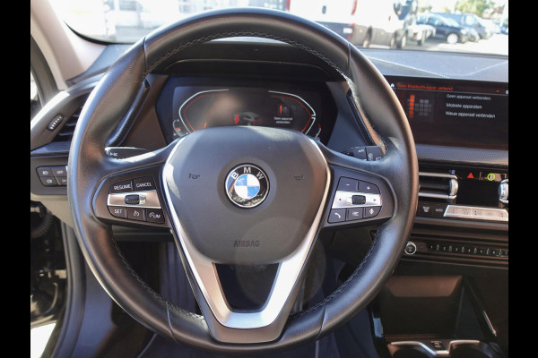BMW 1-serie 118i Executive Edition Navigatie Apple Carplay/Android Auto Adaptive Cruise Control Parkeersensoren Full LED Virtual Cockpit Climate Control