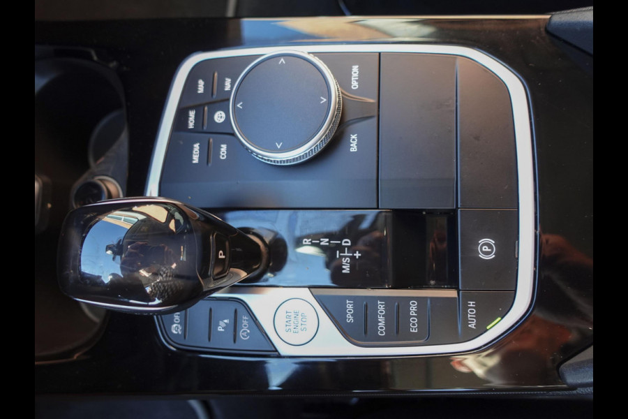 BMW 1-serie 118i Executive Edition Navigatie Apple Carplay/Android Auto Adaptive Cruise Control Parkeersensoren Full LED Virtual Cockpit Climate Control