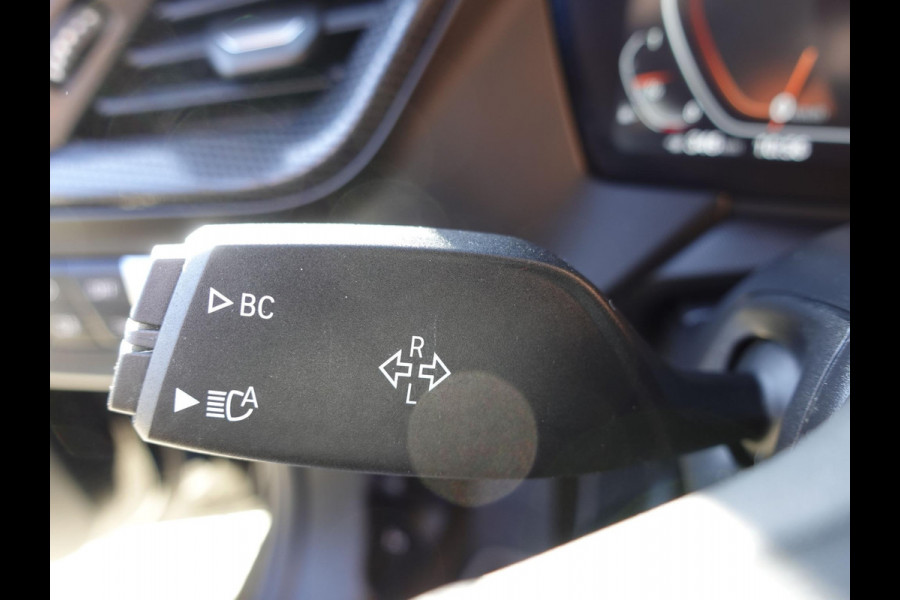 BMW 1-serie 118i Executive Edition Navigatie Apple Carplay/Android Auto Adaptive Cruise Control Parkeersensoren Full LED Virtual Cockpit Climate Control
