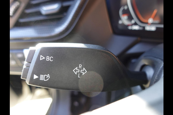 BMW 1-serie 118i Executive Edition Navigatie Apple Carplay/Android Auto Adaptive Cruise Control Parkeersensoren Full LED Virtual Cockpit Climate Control