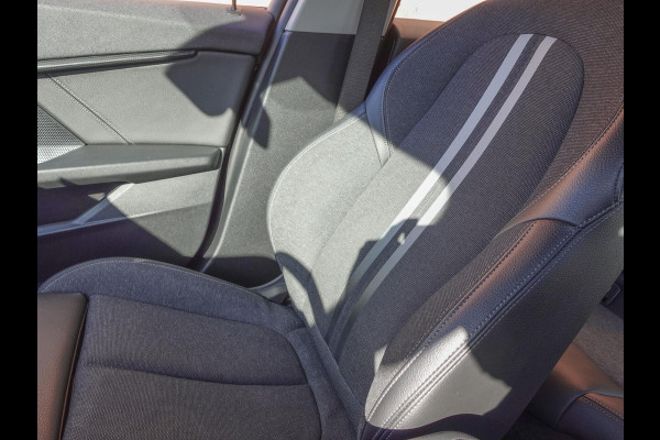 BMW 1-serie 118i Executive Edition Navigatie Apple Carplay/Android Auto Adaptive Cruise Control Parkeersensoren Full LED Virtual Cockpit Climate Control