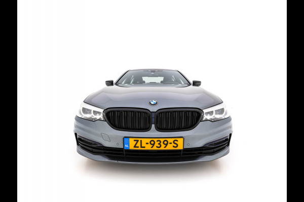 BMW 5 Serie 520i Executive Edition Sportline Aut. *LEATHER-FABRIC | FULL-LED | DIGI-COCKIT | KEYLESS | NAVI-FULLMAP | HEATED-SPORTSEATS | PRIVACY-GLASS | AMBIENTLIGHT | ECC | CARPLAY | PDC | TOWBAR | 18"ALU*