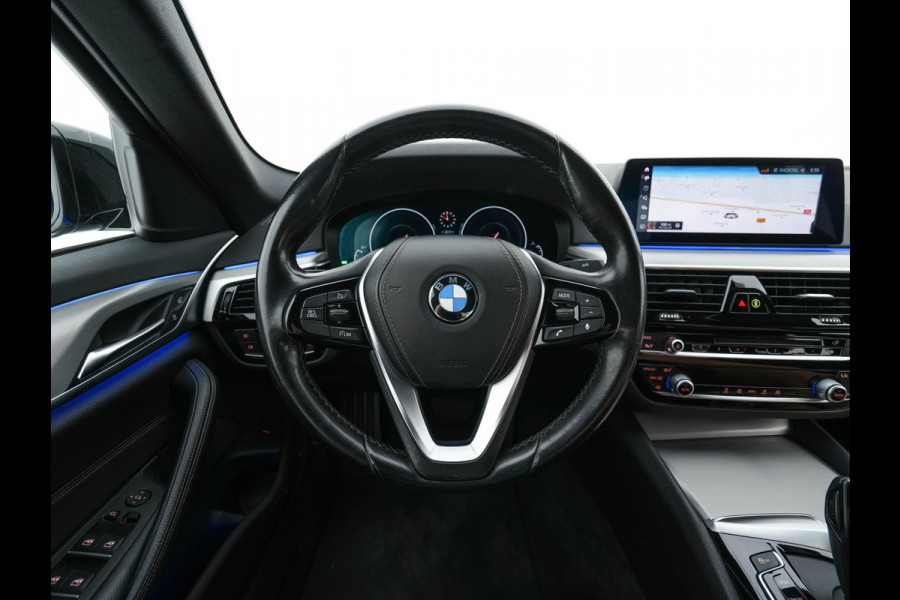 BMW 5 Serie 520i Executive Edition Sportline Aut. *LEATHER-FABRIC | FULL-LED | DIGI-COCKIT | KEYLESS | NAVI-FULLMAP | HEATED-SPORTSEATS | PRIVACY-GLASS | AMBIENTLIGHT | ECC | CARPLAY | PDC | TOWBAR | 18"ALU*