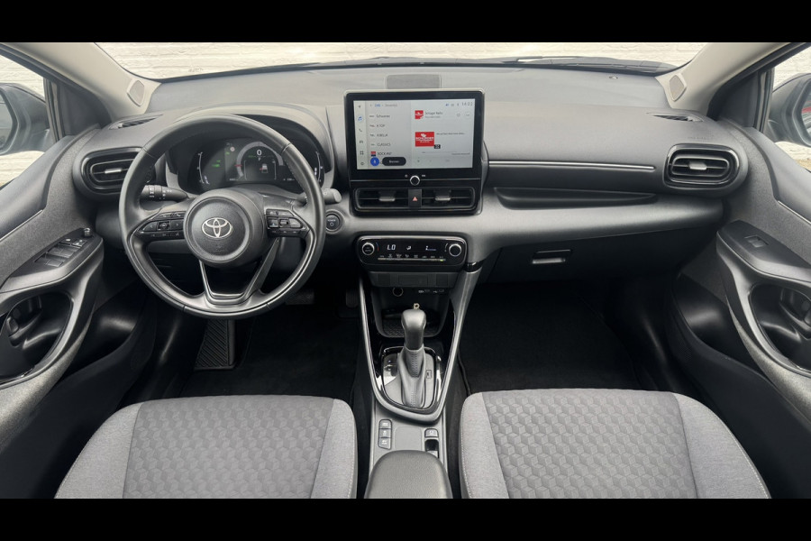 Toyota Yaris 1.5 Hybrid Camera CarPlay Adaptieve cruise Clima DAB radio