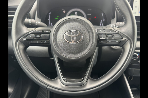 Toyota Yaris 1.5 Hybrid Camera CarPlay Adaptieve cruise Clima DAB radio