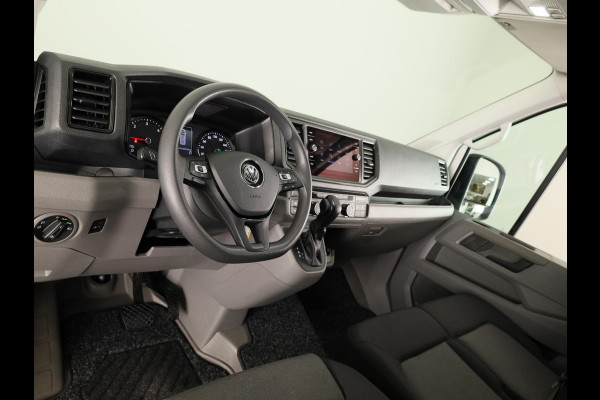 Volkswagen Crafter 35 2.0 TDI L3H3 Highline EURO VI 140 pk Automaat | Verlengde garantie | Navigatie | Trekhaak | Parkeersensoren | Achteruitrijcamera | Geveerde bestuurdersstoel |