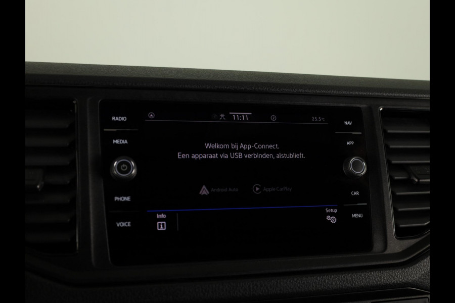 Volkswagen Crafter 35 2.0 TDI L3H3 Highline EURO VI 140 pk Automaat | Verlengde garantie | Navigatie | Trekhaak | Parkeersensoren | Achteruitrijcamera | Geveerde bestuurdersstoel |