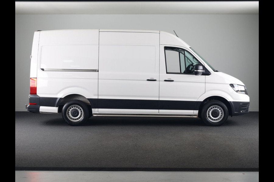 Volkswagen Crafter 35 2.0 TDI L3H3 Highline EURO VI 140 pk Automaat | Verlengde garantie | Navigatie | Trekhaak | Parkeersensoren | Achteruitrijcamera | Geveerde bestuurdersstoel |