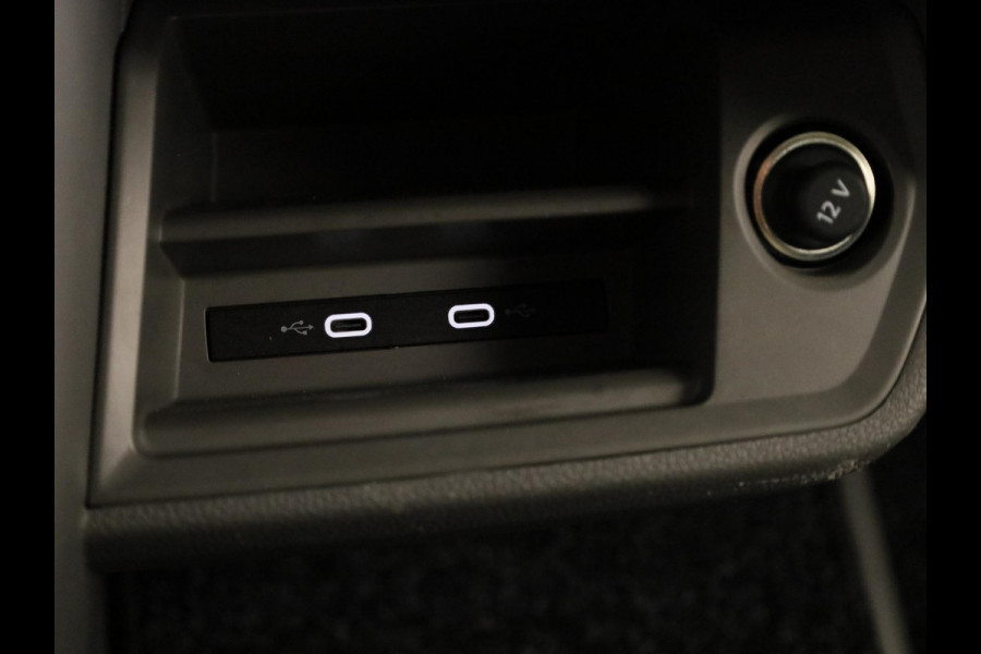 Volkswagen Crafter 35 2.0 TDI L3H3 Highline EURO VI 140 pk Automaat | Verlengde garantie | Navigatie | Trekhaak | Parkeersensoren | Achteruitrijcamera | Geveerde bestuurdersstoel |