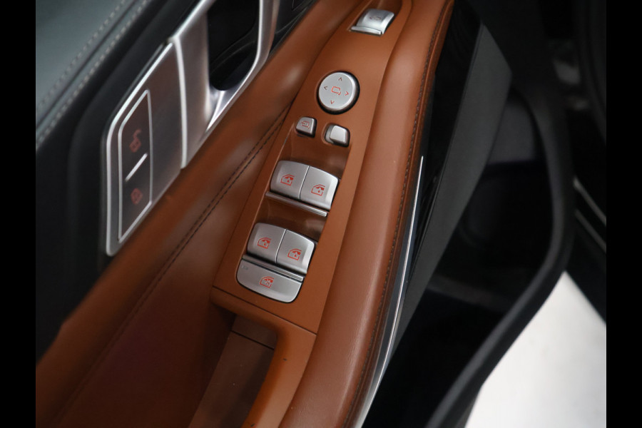BMW X7 xDrive40i High Executive [SCHUIFKANTELDAK, 7-PERSOONS, BMW LASERLICHT, HEAD-UP, APPLE CARPLAY, SOFTCLOSE, ANDROID, LUCHTVERING, MASSAGESTOELEN, MEMORY SEATS, STOELVERWARMING V+A, VOL LEDER, CAMERA, ELEKTRISCHE ACHTER