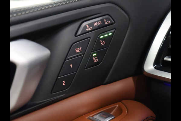 BMW X7 xDrive40i High Executive [SCHUIFKANTELDAK, 7-PERSOONS, BMW LASERLICHT, HEAD-UP, APPLE CARPLAY, SOFTCLOSE, ANDROID, LUCHTVERING, MASSAGESTOELEN, MEMORY SEATS, STOELVERWARMING V+A, VOL LEDER, CAMERA, ELEKTRISCHE ACHTER