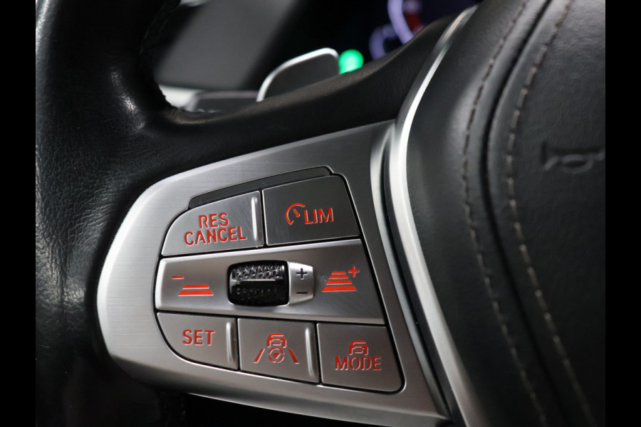 BMW X7 xDrive40i High Executive [SCHUIFKANTELDAK, 7-PERSOONS, BMW LASERLICHT, HEAD-UP, APPLE CARPLAY, SOFTCLOSE, ANDROID, LUCHTVERING, MASSAGESTOELEN, MEMORY SEATS, STOELVERWARMING V+A, VOL LEDER, CAMERA, ELEKTRISCHE ACHTER