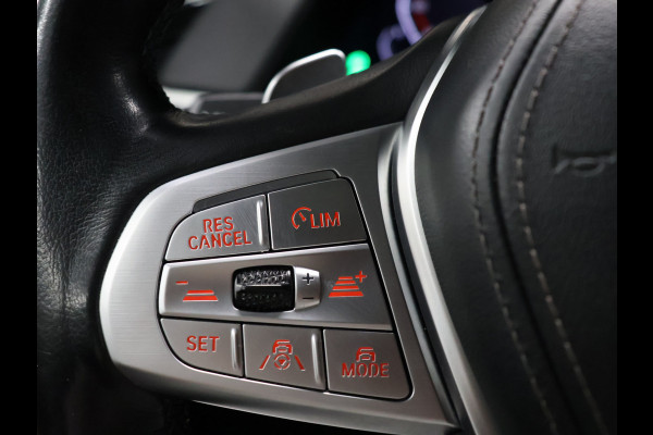 BMW X7 xDrive40i High Executive [SCHUIFKANTELDAK, 7-PERSOONS, BMW LASERLICHT, HEAD-UP, APPLE CARPLAY, SOFTCLOSE, ANDROID, LUCHTVERING, MASSAGESTOELEN, MEMORY SEATS, STOELVERWARMING V+A, VOL LEDER, CAMERA, ELEKTRISCHE ACHTER