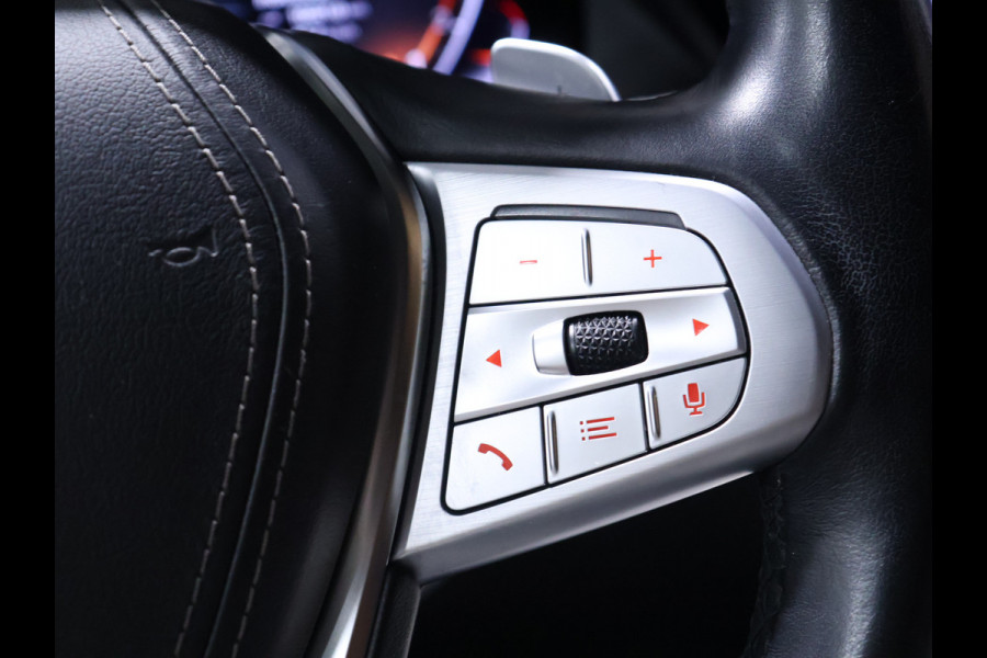 BMW X7 xDrive40i High Executive [SCHUIFKANTELDAK, 7-PERSOONS, BMW LASERLICHT, HEAD-UP, APPLE CARPLAY, SOFTCLOSE, ANDROID, LUCHTVERING, MASSAGESTOELEN, MEMORY SEATS, STOELVERWARMING V+A, VOL LEDER, CAMERA, ELEKTRISCHE ACHTER