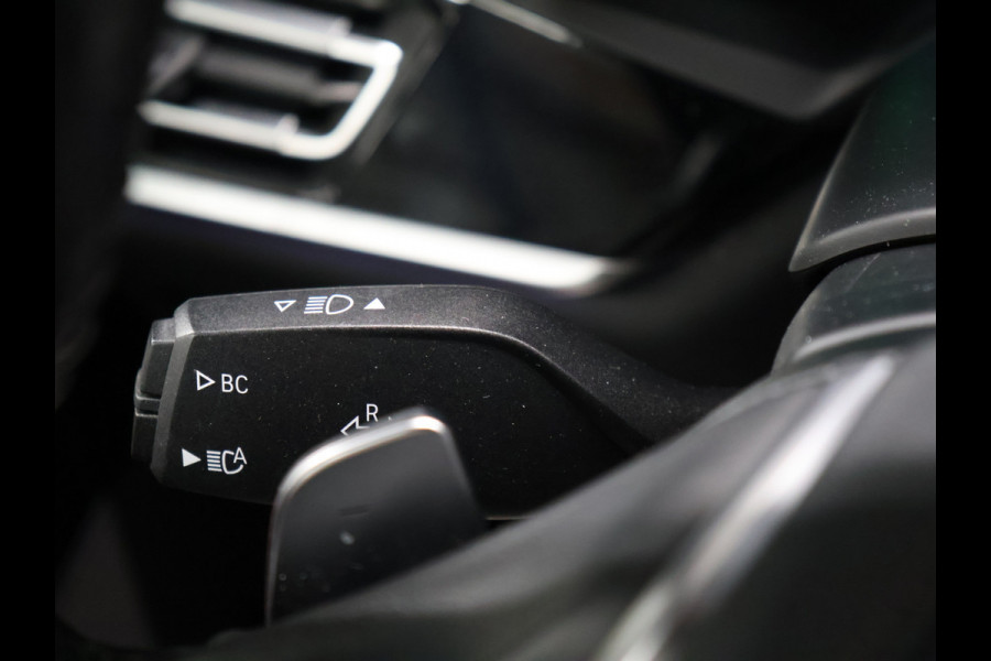 BMW X7 xDrive40i High Executive [SCHUIFKANTELDAK, 7-PERSOONS, BMW LASERLICHT, HEAD-UP, APPLE CARPLAY, SOFTCLOSE, ANDROID, LUCHTVERING, MASSAGESTOELEN, MEMORY SEATS, STOELVERWARMING V+A, VOL LEDER, CAMERA, ELEKTRISCHE ACHTER