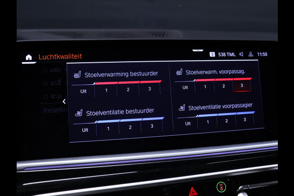 BMW X7 xDrive40i High Executive [SCHUIFKANTELDAK, 7-PERSOONS, BMW LASERLICHT, HEAD-UP, APPLE CARPLAY, SOFTCLOSE, ANDROID, LUCHTVERING, MASSAGESTOELEN, MEMORY SEATS, STOELVERWARMING V+A, VOL LEDER, CAMERA, ELEKTRISCHE ACHTER