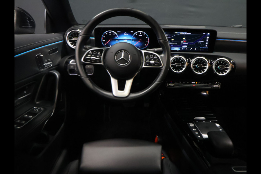 Mercedes-Benz CLA-Klasse 180 Business Solution Luxury [PANORAMADAK, PREMIUM SOUND, MEMORY SEATS, ELEKTRISCHE STOELEN, MULTIBEAM LED, STOELVERWARMING, CAMERA, SFEERVERLICHTING, PDC V+A, CRUISE CONTROL, GROOT NAVIGATIE, CLIMATE CONTROL, KEYLESS, W