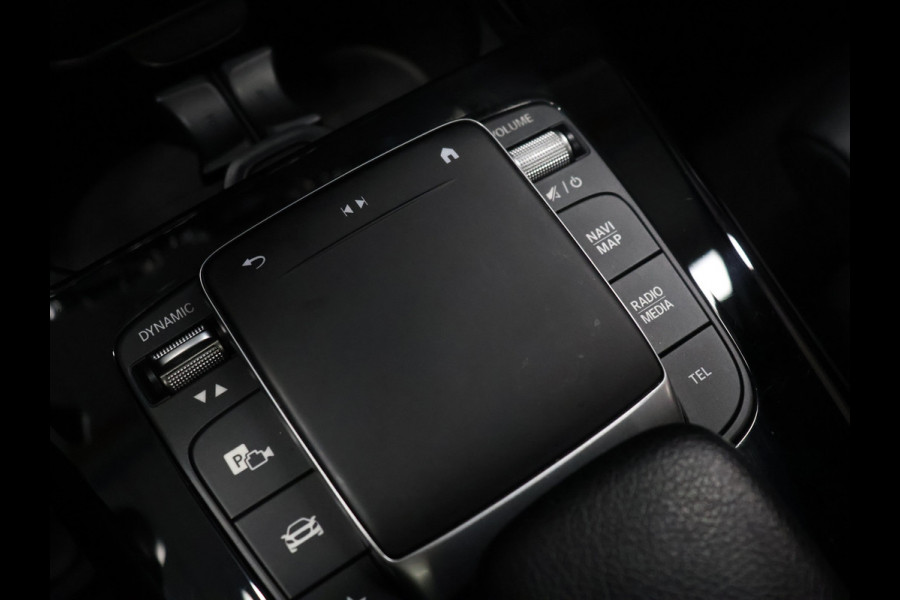Mercedes-Benz CLA-Klasse 180 Business Solution Luxury [PANORAMADAK, PREMIUM SOUND, MEMORY SEATS, ELEKTRISCHE STOELEN, MULTIBEAM LED, STOELVERWARMING, CAMERA, SFEERVERLICHTING, PDC V+A, CRUISE CONTROL, GROOT NAVIGATIE, CLIMATE CONTROL, KEYLESS, W