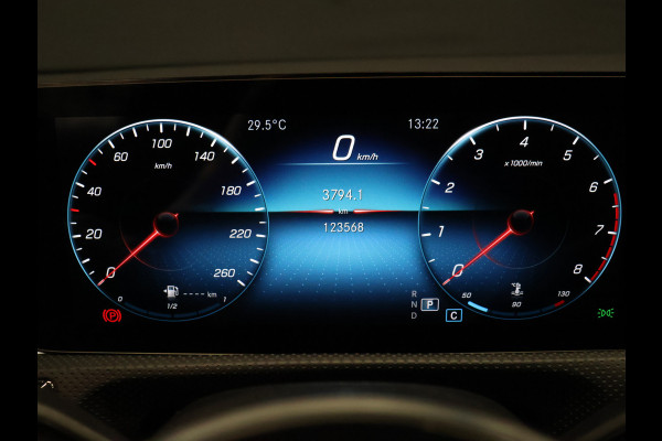 Mercedes-Benz CLA-Klasse 180 Business Solution Luxury [PANORAMADAK, PREMIUM SOUND, MEMORY SEATS, ELEKTRISCHE STOELEN, MULTIBEAM LED, STOELVERWARMING, CAMERA, SFEERVERLICHTING, PDC V+A, CRUISE CONTROL, GROOT NAVIGATIE, CLIMATE CONTROL, KEYLESS, W