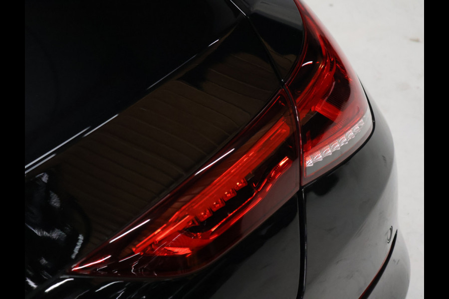 Mercedes-Benz CLA-Klasse 180 Business Solution Luxury [PANORAMADAK, PREMIUM SOUND, MEMORY SEATS, ELEKTRISCHE STOELEN, MULTIBEAM LED, STOELVERWARMING, CAMERA, SFEERVERLICHTING, PDC V+A, CRUISE CONTROL, GROOT NAVIGATIE, CLIMATE CONTROL, KEYLESS, W