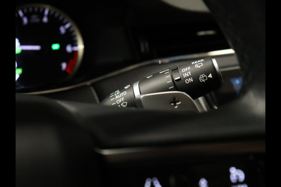 Land Rover Range Rover Evoque 1.5 P300e AWD Bronze Collection [PANORAMADAK, MERIDIAN, MEMORY SEATS, STOELVERWARMING, APPLE CARPLAY, ANDROID, CAMERA, CLEAR SIGHT SPIEGEL, VOL LEDER, DIGITAL DASH, PDC V+A, CRUISE CONTROL, GROOT NAVIGATIE, CLIMATE CONTROL,