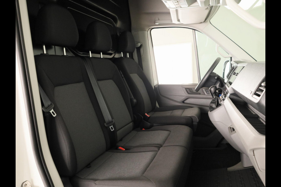 Volkswagen Crafter 35 2.0 TDI L4H3 Highline EURO VI 140 pk Automaat | Verlengde garantie | Navigatie | Parkeersensoren (Park assist) | Achteruitrijcamera | Adaptieve cruise control |