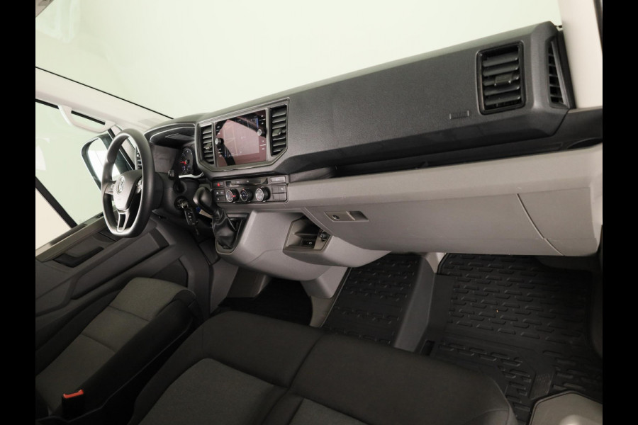 Volkswagen Crafter 35 2.0 TDI L4H3 Highline EURO VI 140 pk Automaat | Verlengde garantie | Navigatie | Parkeersensoren (Park assist) | Achteruitrijcamera | Adaptieve cruise control |