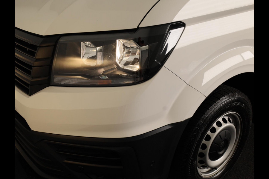 Volkswagen Crafter 35 2.0 TDI L4H3 Highline EURO VI 140 pk Automaat | Verlengde garantie | Navigatie | Parkeersensoren (Park assist) | Achteruitrijcamera | Adaptieve cruise control |