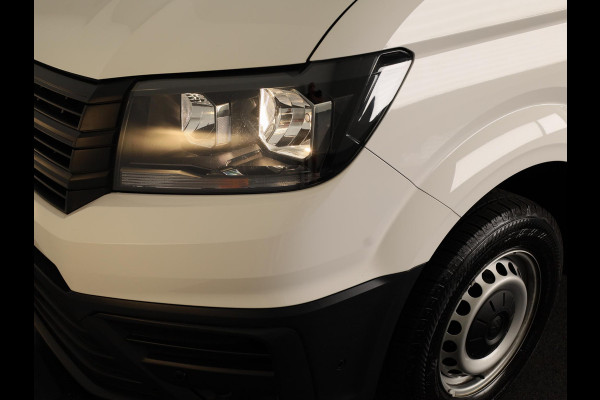 Volkswagen Crafter 35 2.0 TDI L4H3 Highline EURO VI 140 pk Automaat | Verlengde garantie | Navigatie | Parkeersensoren (Park assist) | Achteruitrijcamera | Adaptieve cruise control |