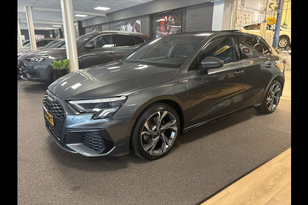 Audi A3 Sportback 40 TFSI e Advanced edition S-line / B&O / camera / sfeer verlichting