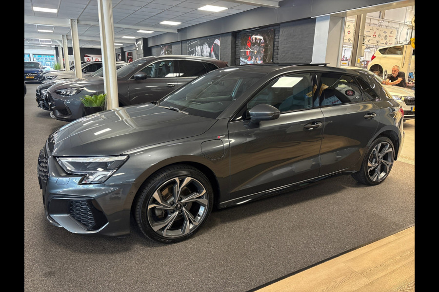 Audi A3 Sportback 40 TFSI e Advanced edition S-line / B&O / camera / sfeer verlichting